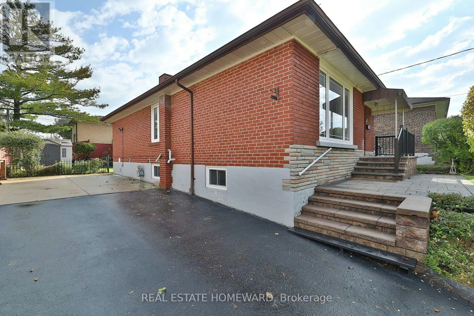 UPPER-36 Kim Court, Toronto, ON, M1K 3R6 - 3
