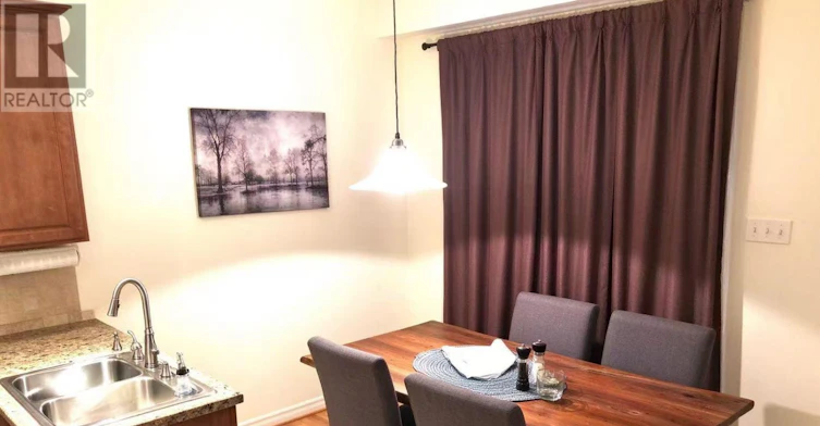 437 Celtic Ridge Crescent, Ottawa, ON, K2W 0B1 - 4