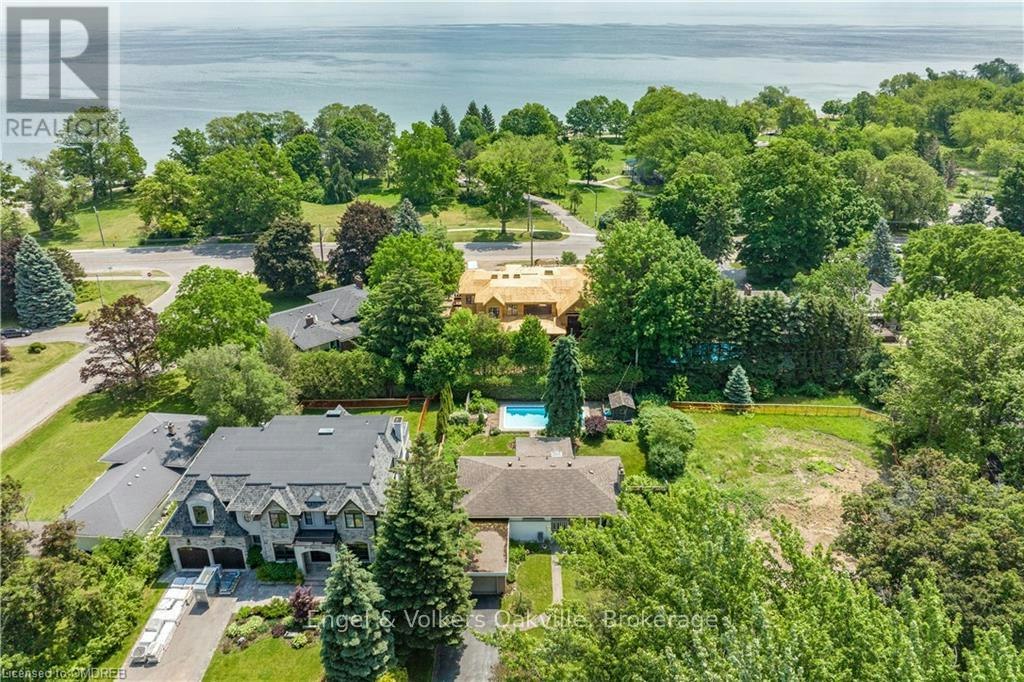 86 Selgrove Crescent, Oakville, ON, L6L 1L3 - 2