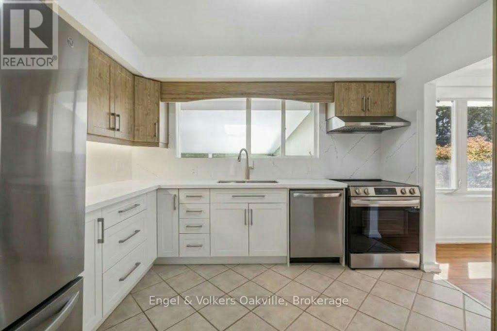86 Selgrove Crescent, Oakville, ON, L6L 1L3 - 9