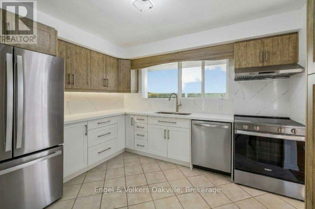86 Selgrove Crescent, Oakville, ON, L6L 1L3 - 7