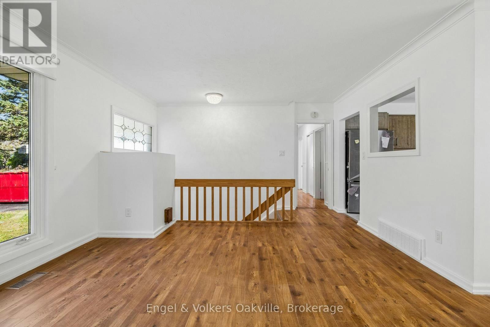 86 Selgrove Crescent, Oakville, ON, L6L 1L3 - 6