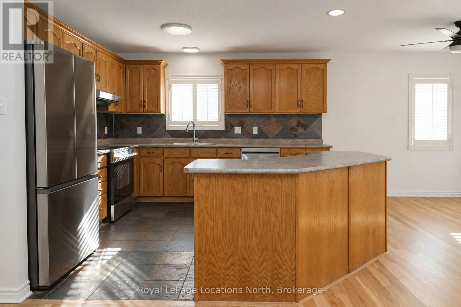16 Donato Way, Wasaga Beach, ON, L1P 0G1 - 12