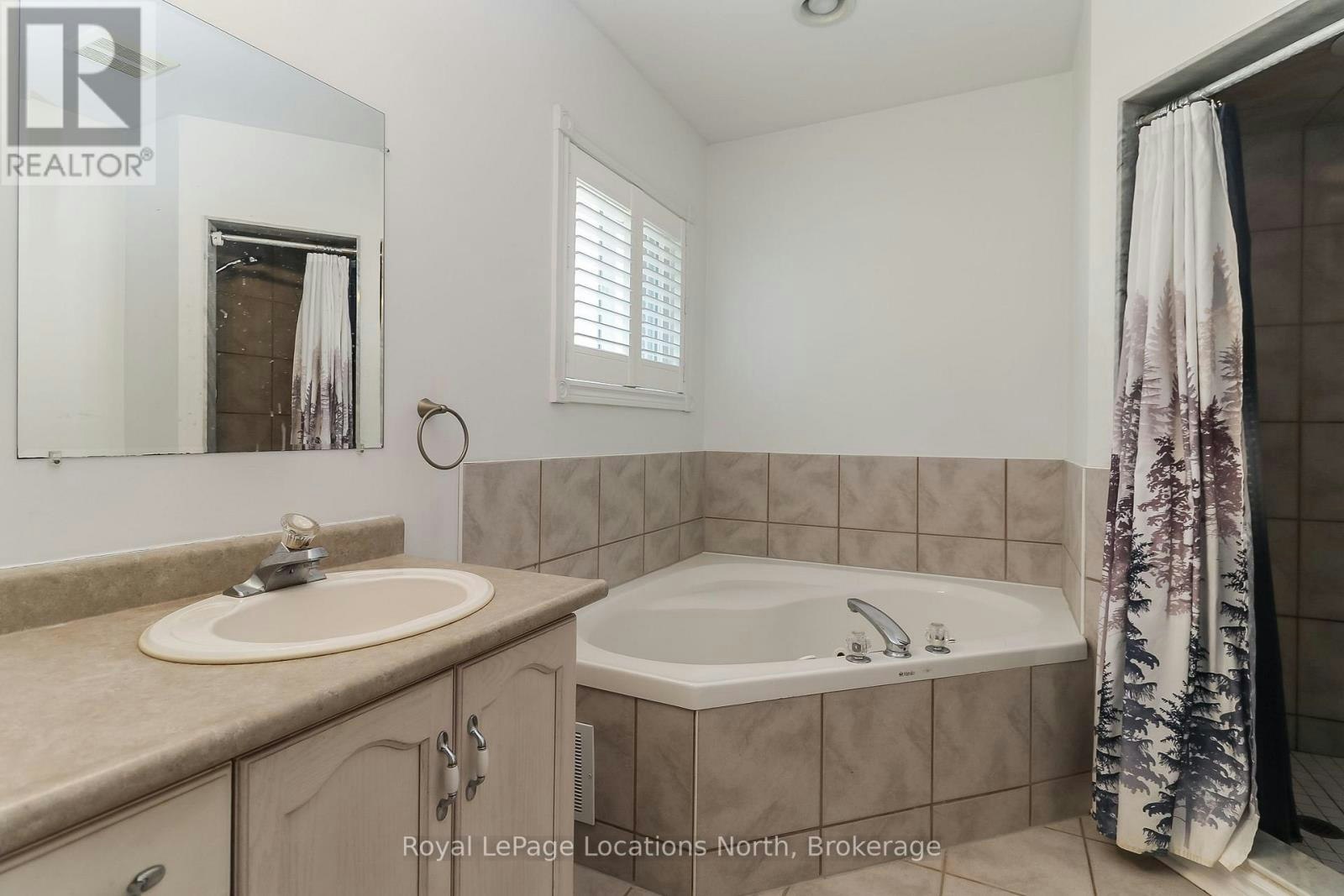 16 Donato Way, Wasaga Beach, ON, L1P 0G1 - 24