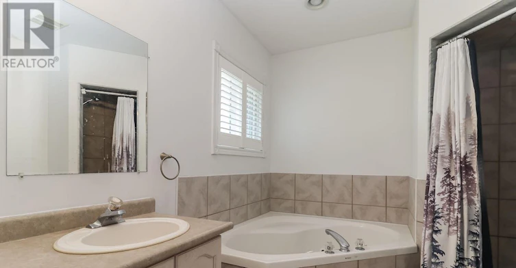 16 Donato Way, Wasaga Beach, ON, L1P 0G1 - 24