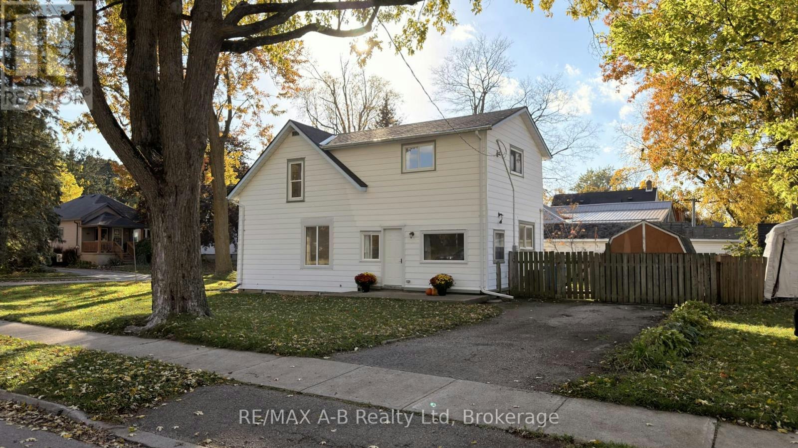 92 Gore Street EAST, Stratford, ON, N5A 3X5