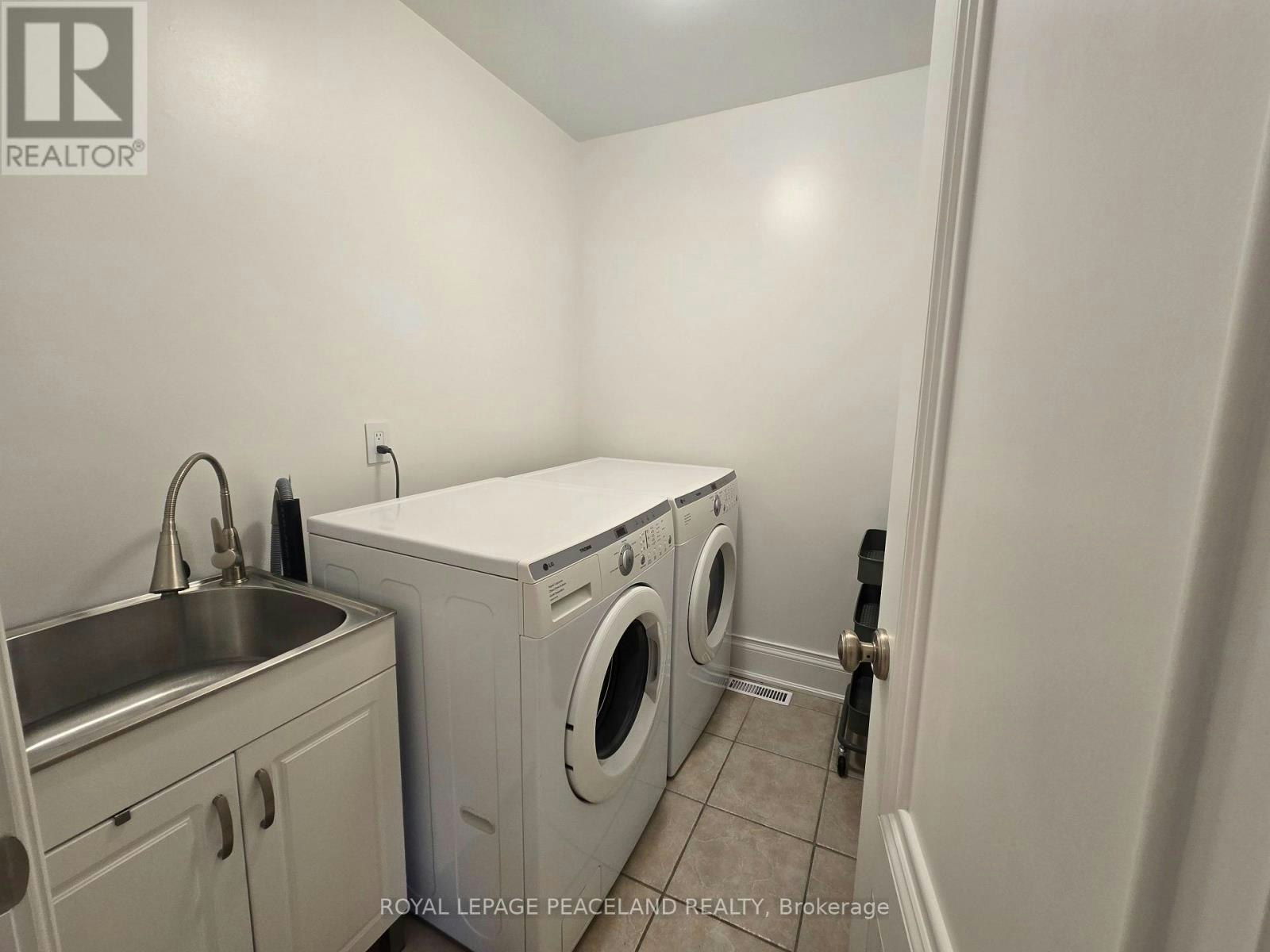 MAINHSE-322 Clinton Street, Toronto, ON, M6G 2Y8 - 26