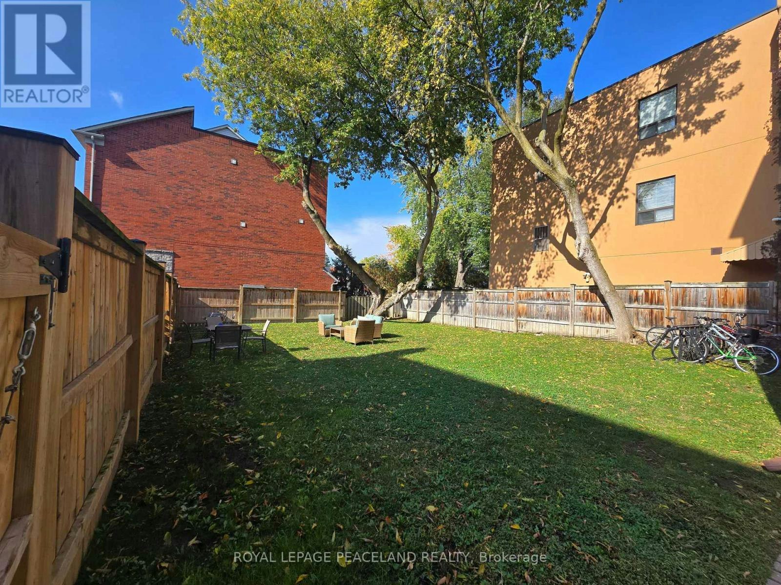 MAINHSE-322 Clinton Street, Toronto, ON, M6G 2Y8 - 25