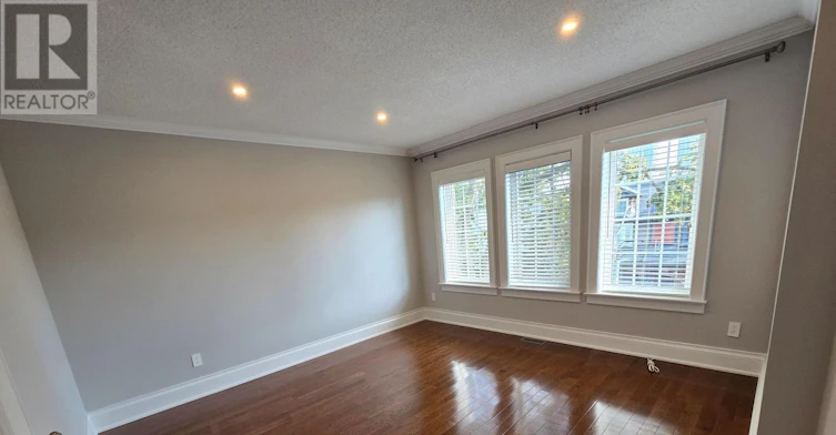 MAINHSE-322 Clinton Street, Toronto, ON, M6G 2Y8 - 7