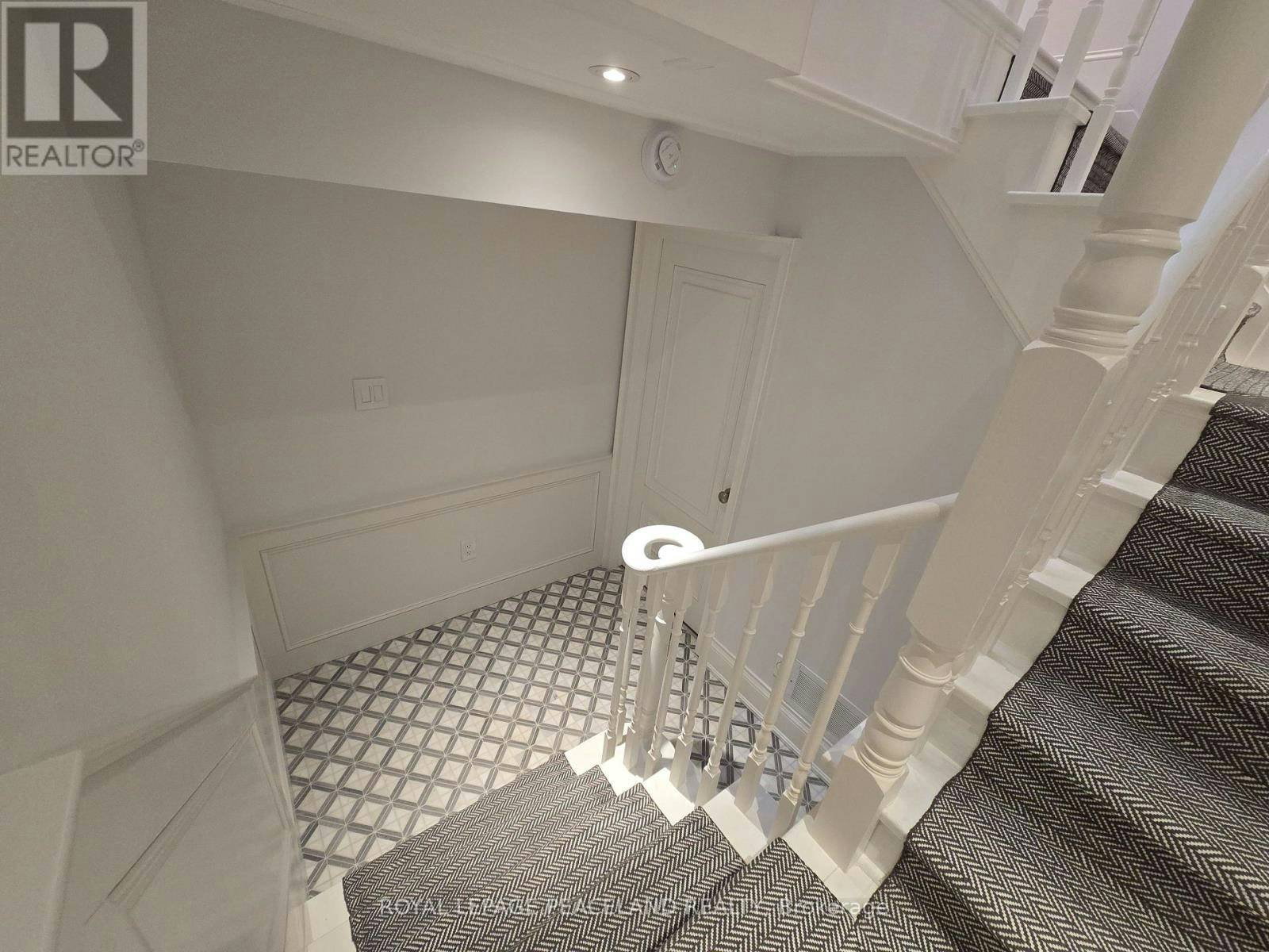 MAINHSE-322 Clinton Street, Toronto, ON, M6G 2Y8 - 27