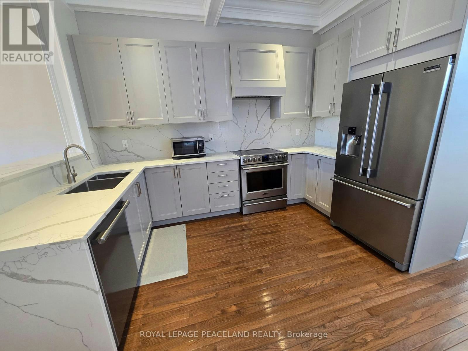 MAINHSE-322 Clinton Street, Toronto, ON, M6G 2Y8 - 10