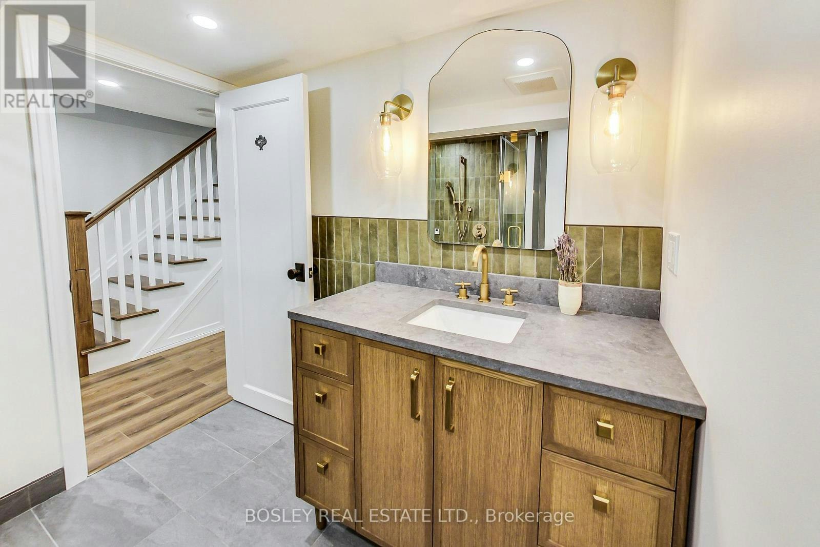 55 Billings Avenue, Toronto, ON, M4L 2S3 - 24
