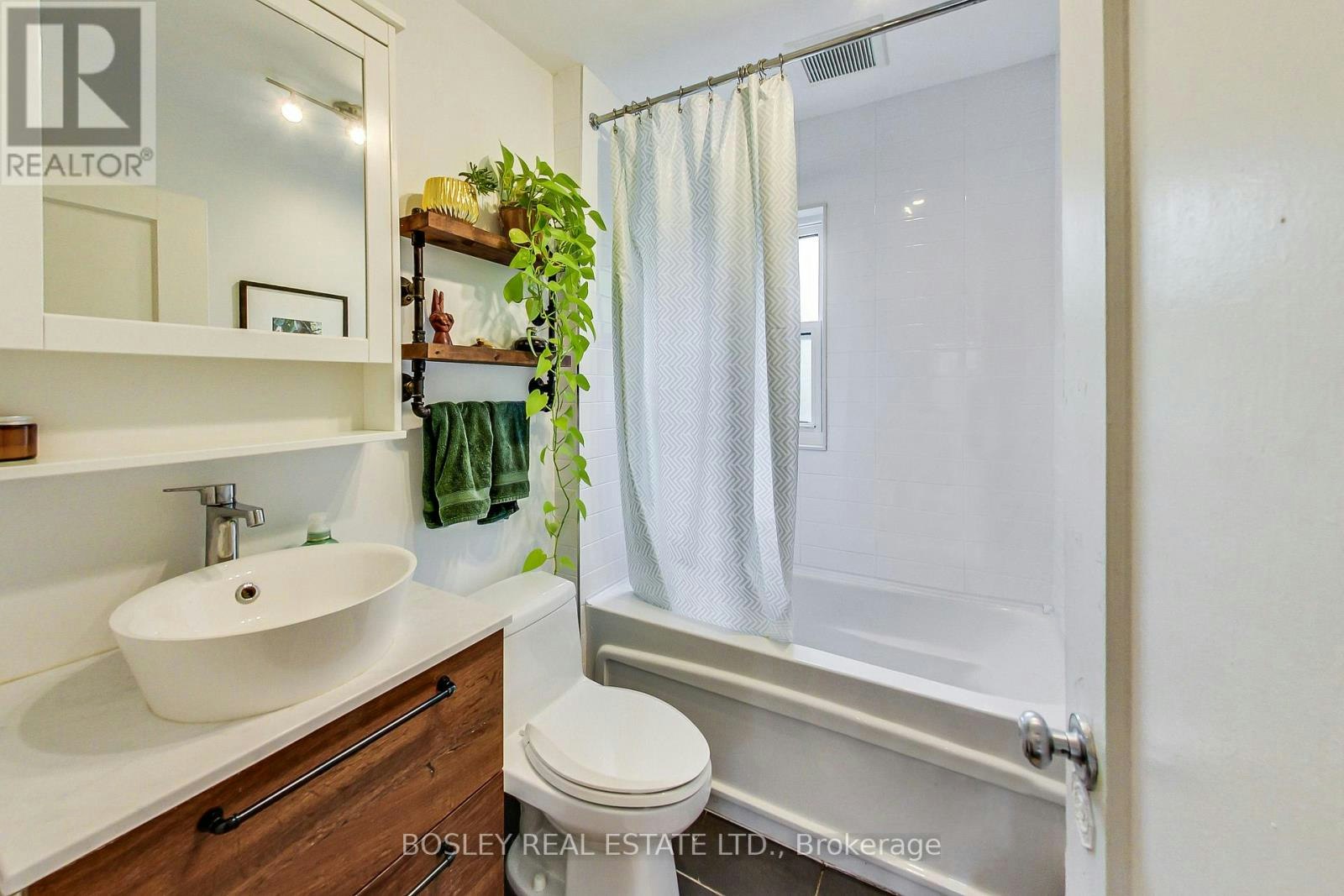 55 Billings Avenue, Toronto, ON, M4L 2S3 - 19