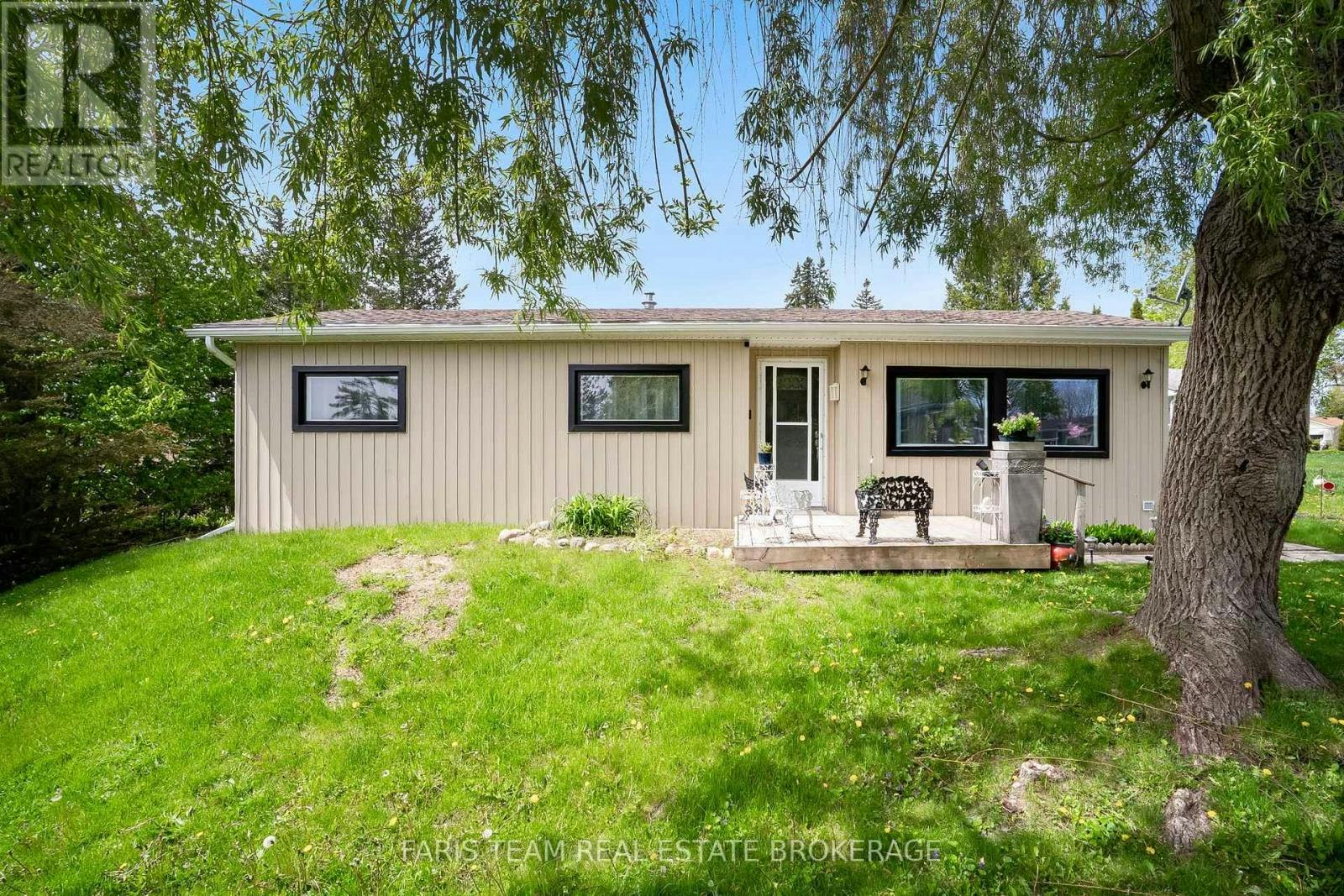 21 Hawthorne Drive, Innisfil, ON, L9S 1P7 - 3