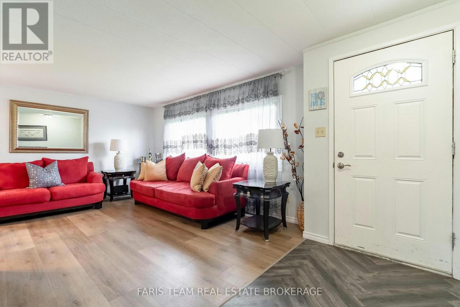 21 Hawthorne Drive, Innisfil, ON, L9S 1P7 - 18