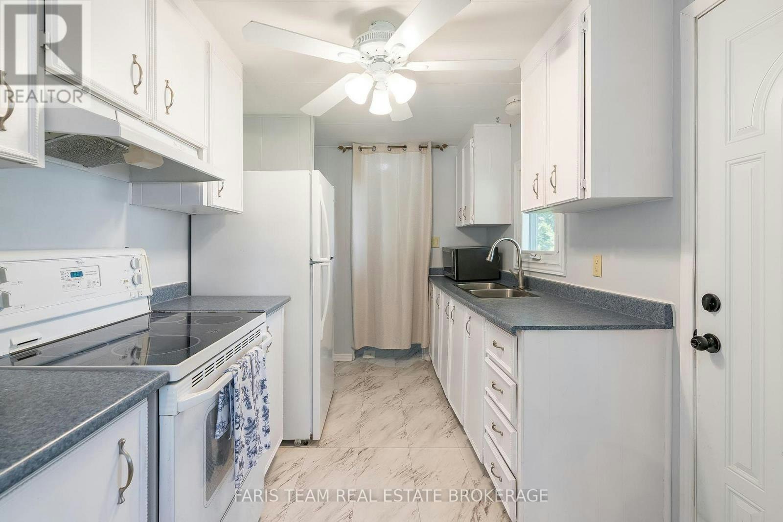 21 Hawthorne Drive, Innisfil, ON, L9S 1P7 - 10