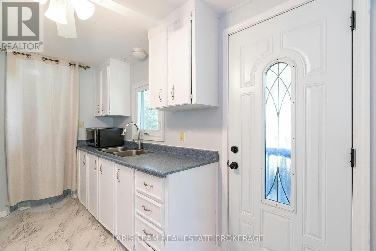21 Hawthorne Drive, Innisfil, ON, L9S 1P7 - 12