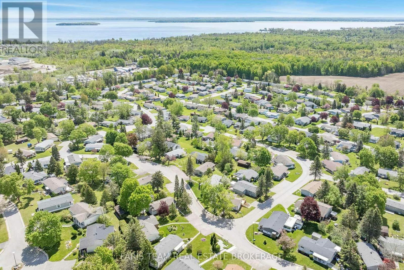 21 Hawthorne Drive, Innisfil, ON, L9S 1P7 - 34