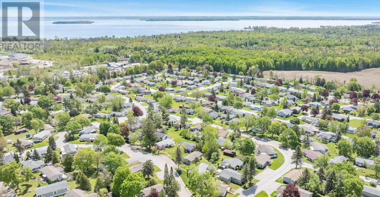21 Hawthorne Drive, Innisfil, ON, L9S 1P7 - 34