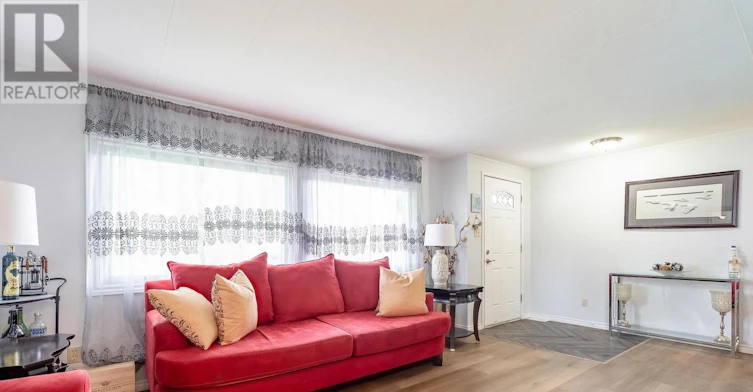 21 Hawthorne Drive, Innisfil, ON, L9S 1P7 - 15
