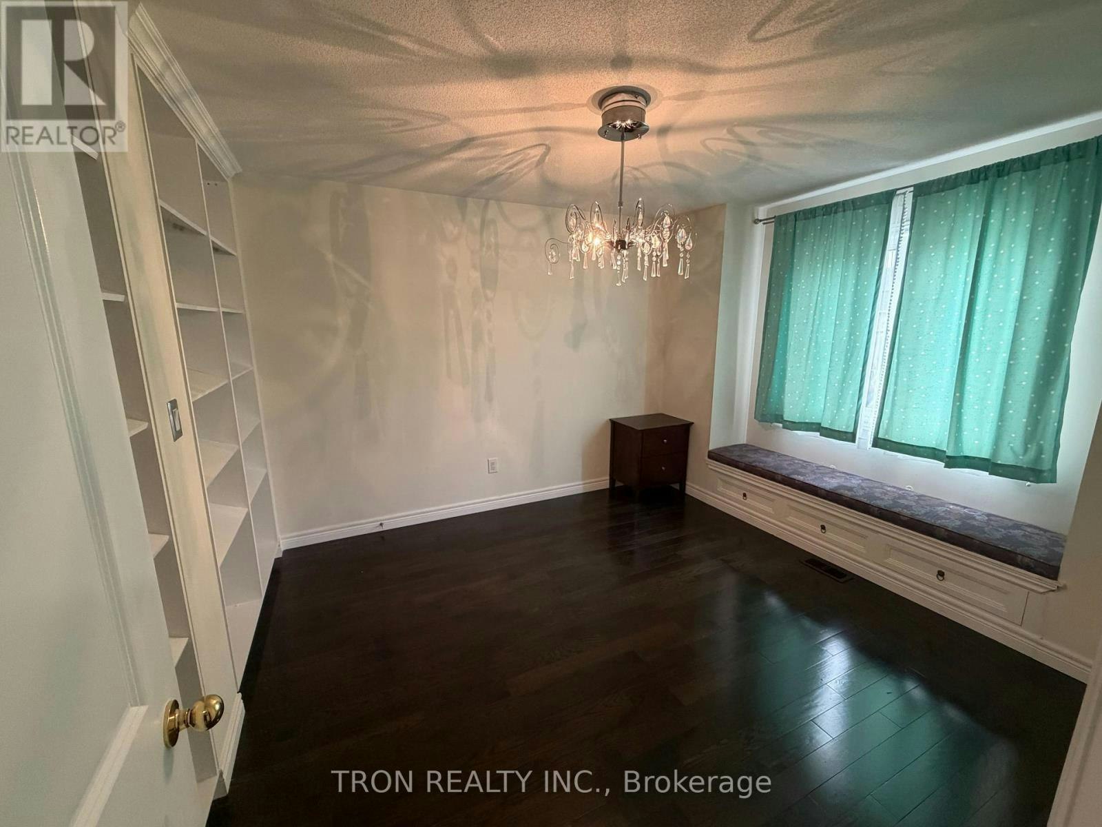 16 Dungannon Drive, Markham, ON, L6C 0K1 - 11