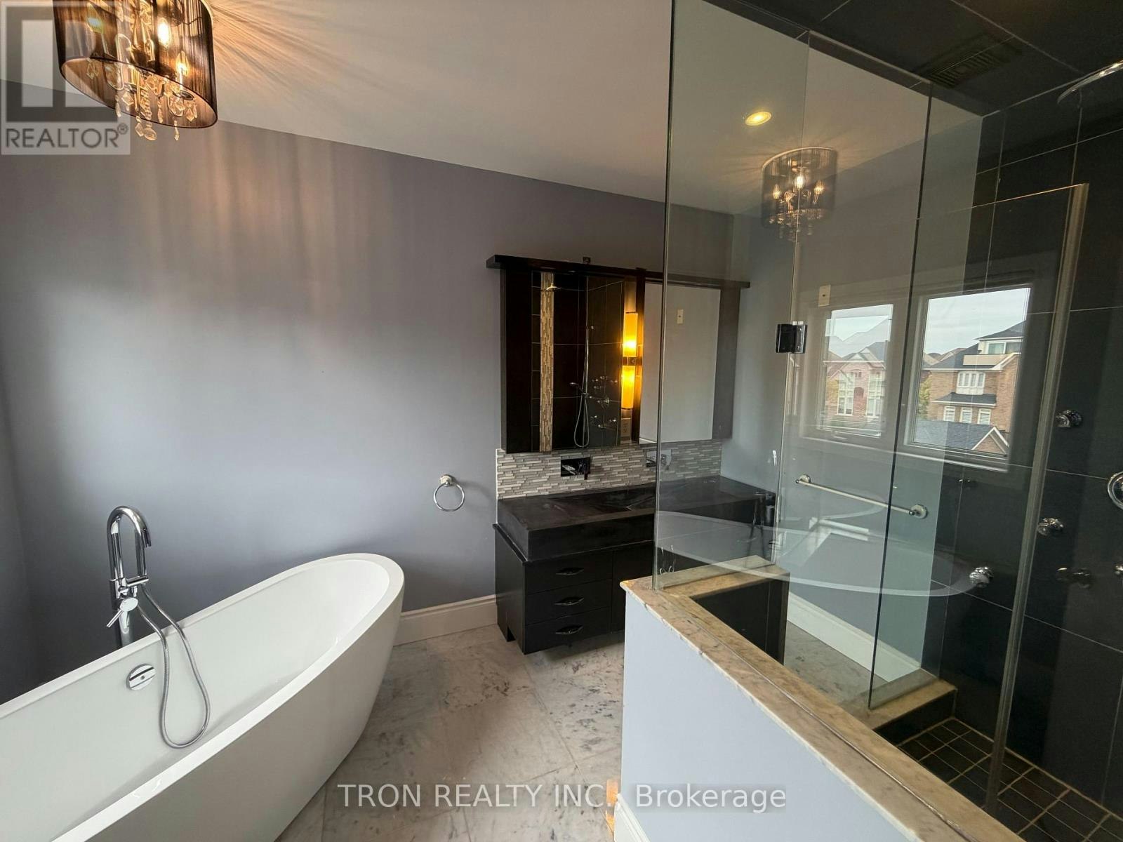 16 Dungannon Drive, Markham, ON, L6C 0K1 - 16
