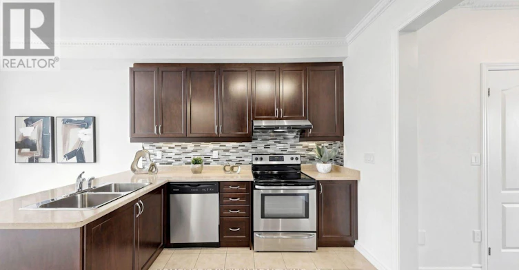 10981 Woodbine Avenue, Markham, ON, L6C 0X4 - 8