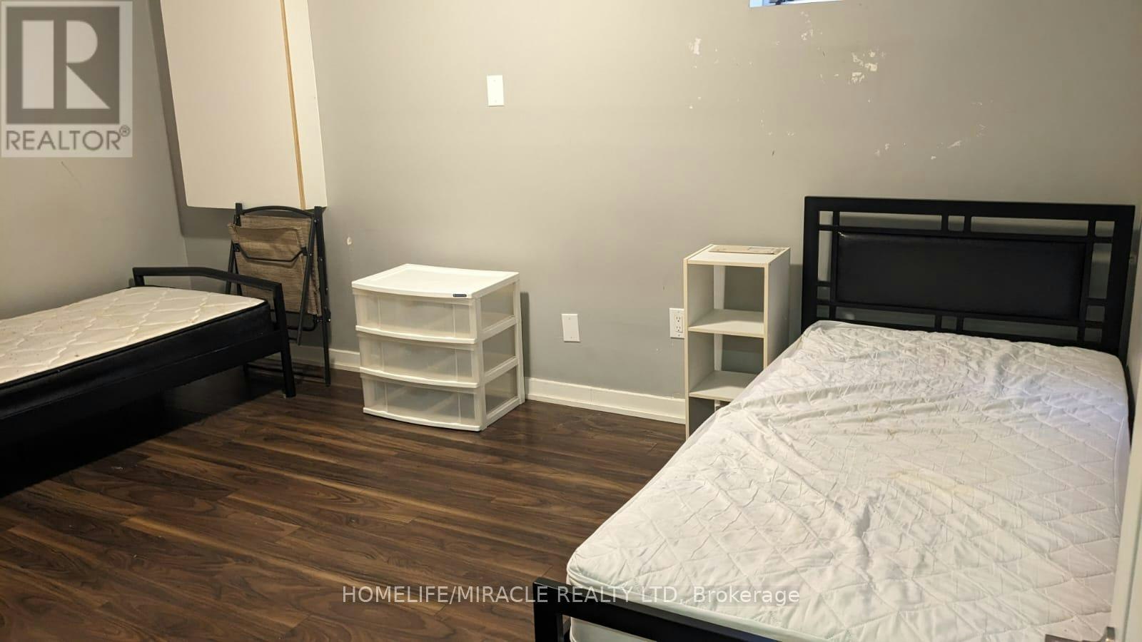 34 Ballycastle Crescent, Brampton, ON, L6Z 2T6