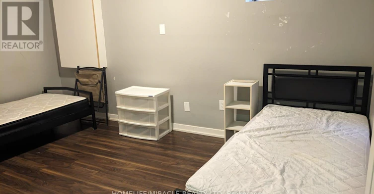 34 Ballycastle Crescent, Brampton, ON, L6Z 2T6