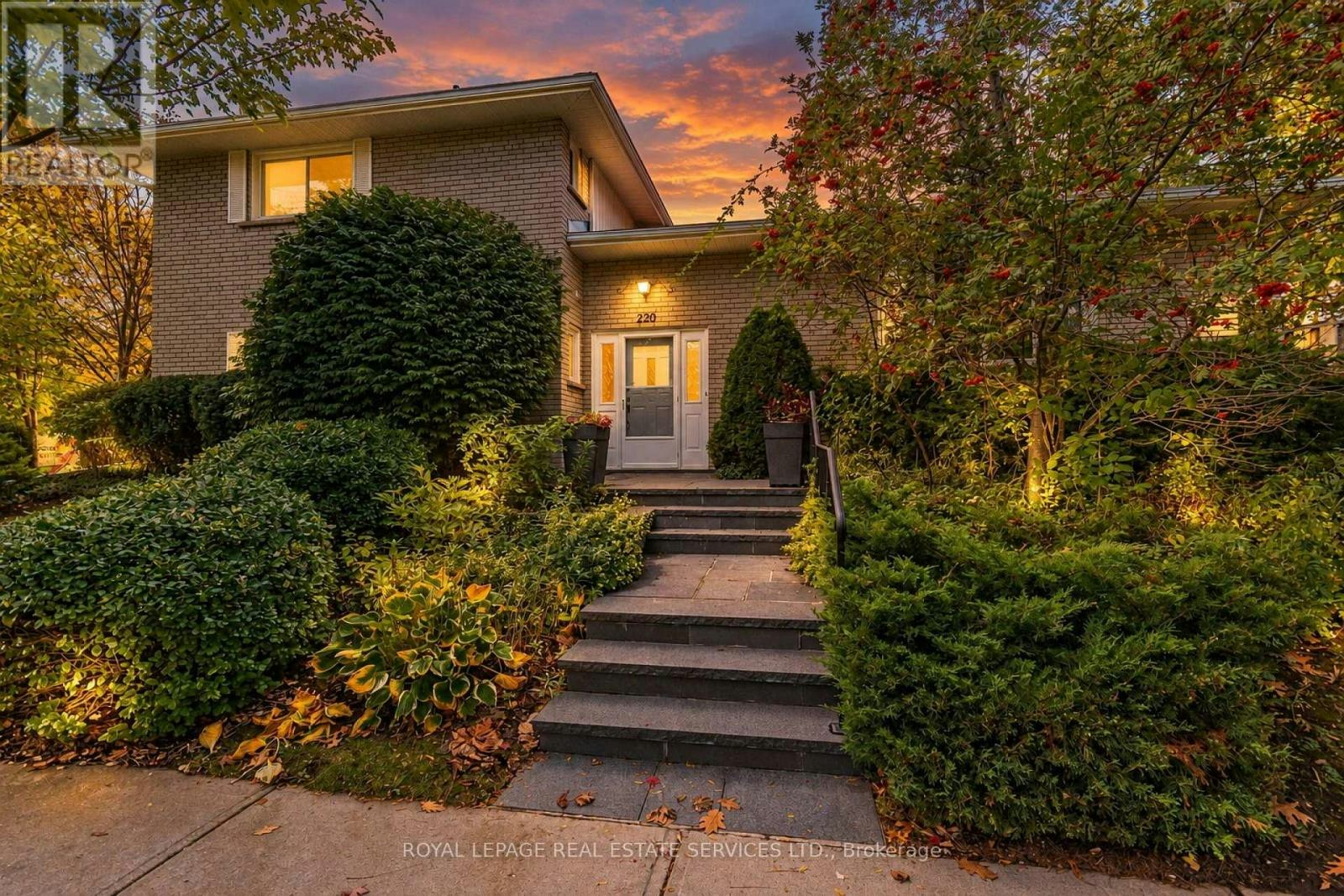 220 Edenbridge Drive, Toronto, ON, M9A 3H1