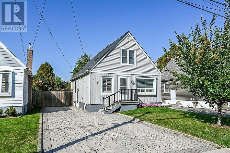 202 26th Street EAST, Hamilton, ON, L8V 3C8