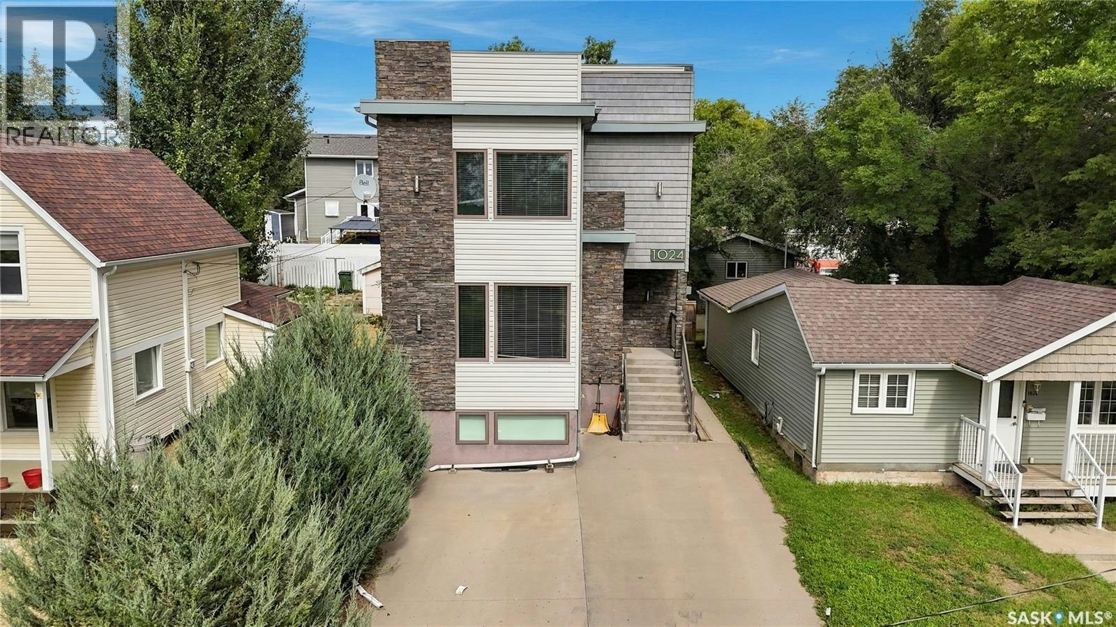 1024 Hochelaga Street W, Moose Jaw, SK, S6H 2H9