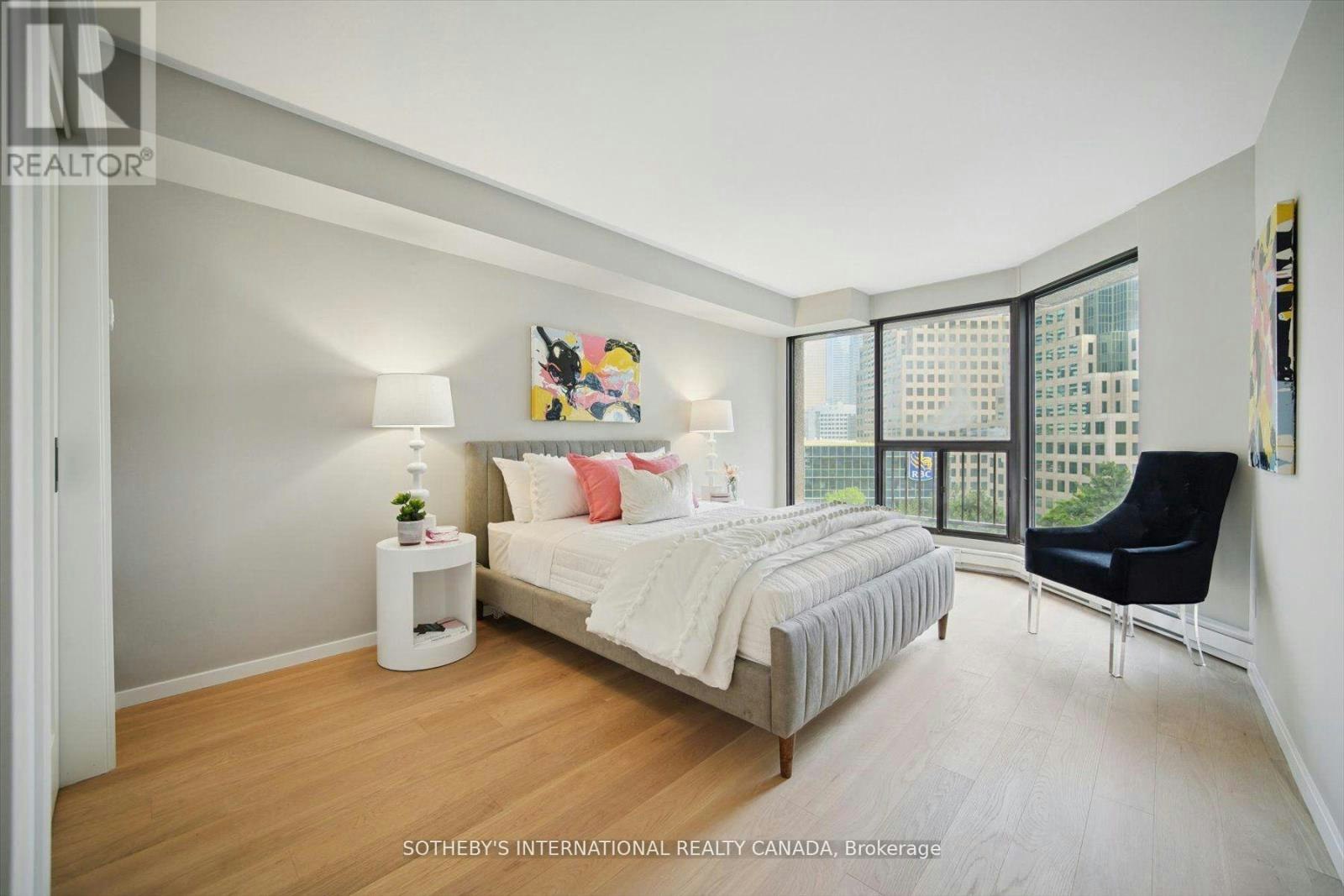 1110-65 Harbour Square, Toronto, ON, M5J 2L4 - 16