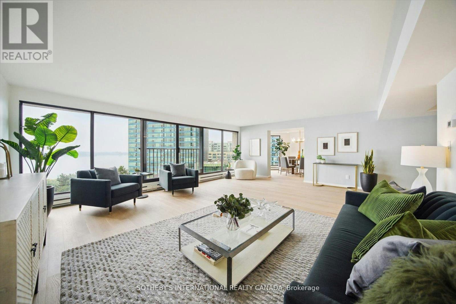 1110-65 Harbour Square, Toronto, ON, M5J 2L4 - 4