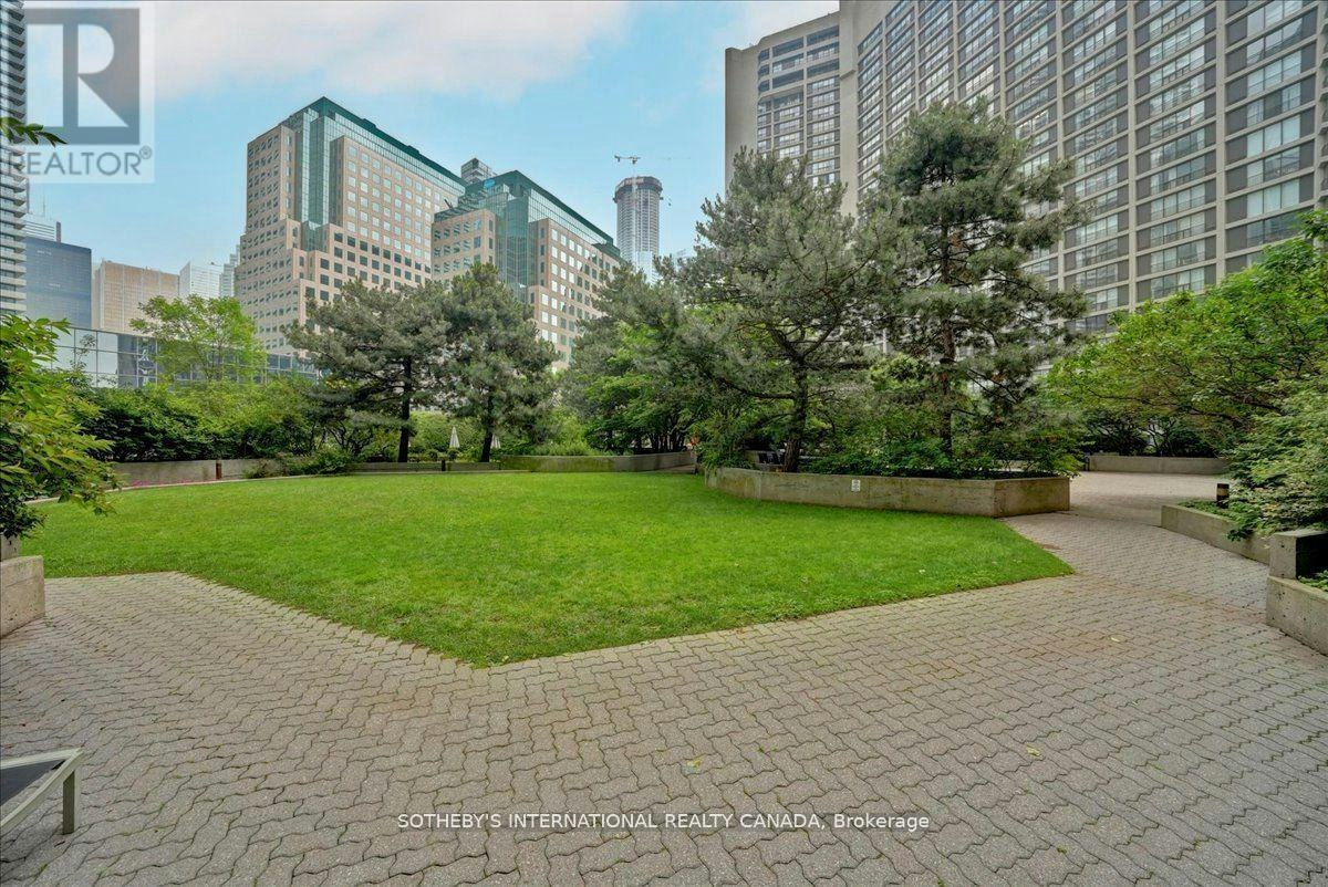 1110-65 Harbour Square, Toronto, ON, M5J 2L4 - 23