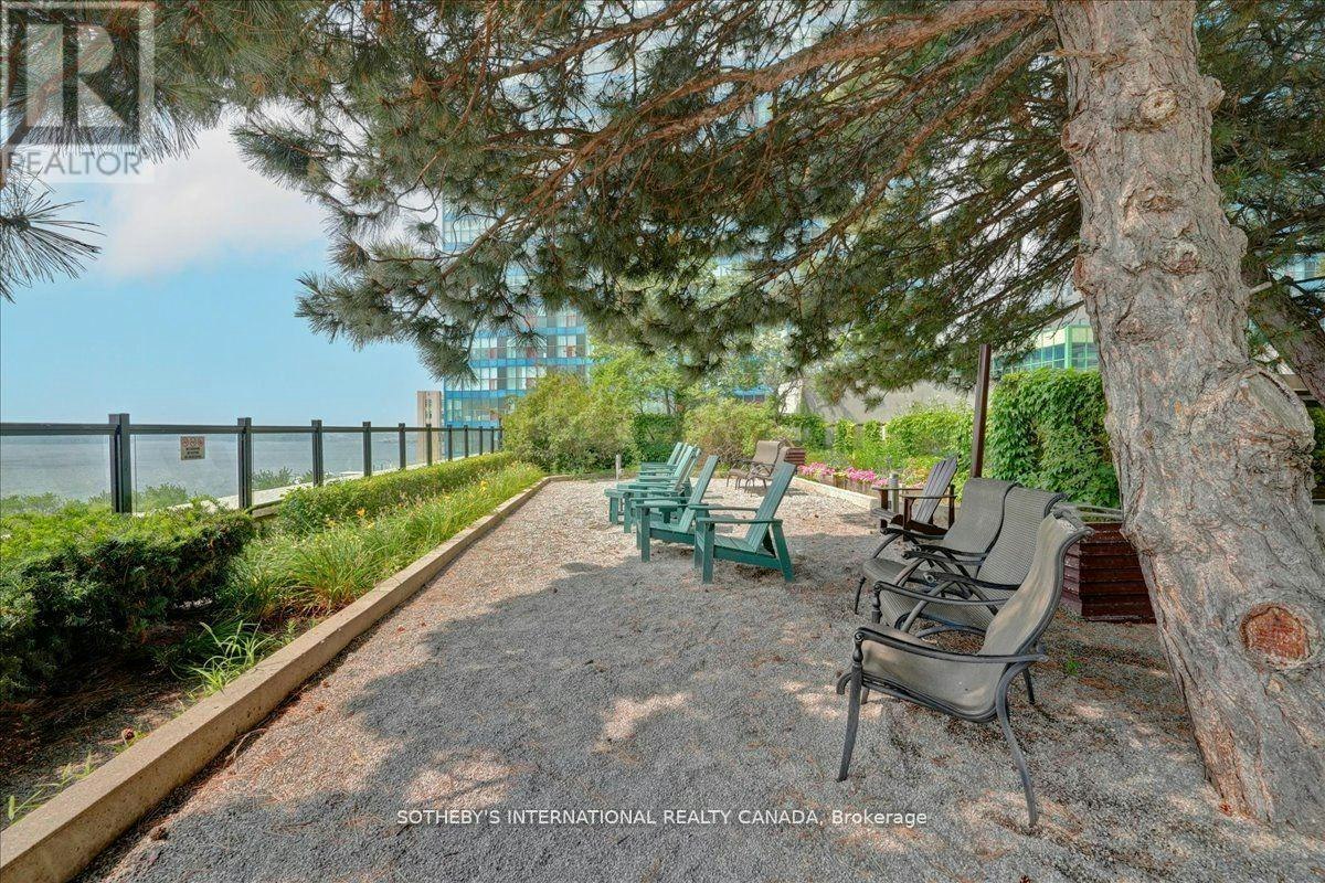 1110-65 Harbour Square, Toronto, ON, M5J 2L4 - 24