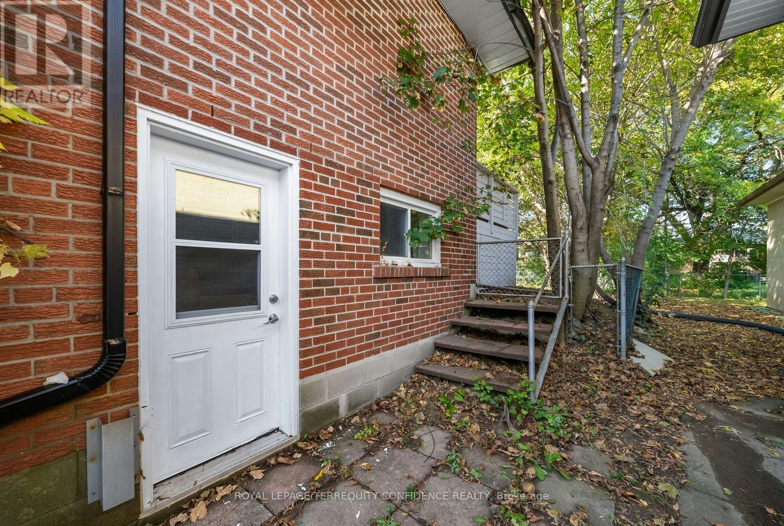 36 Sutcliffe Drive, Toronto, ON, M2K 2A6 - 34
