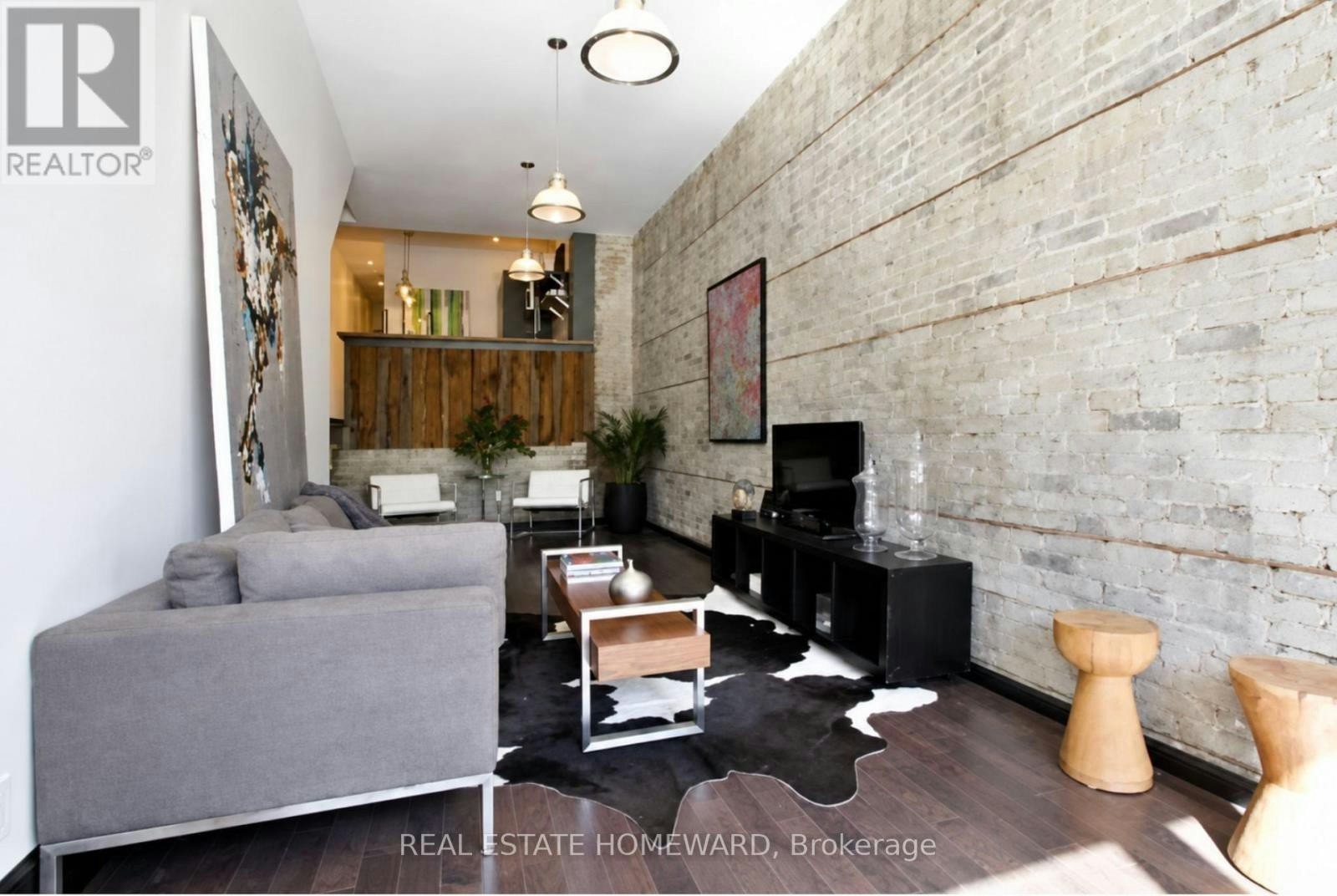 MAIN-726 Gerrard Street E, Toronto, ON, M4M 1Y3 - 2