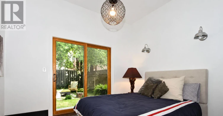MAIN-726 Gerrard Street E, Toronto, ON, M4M 1Y3 - 8