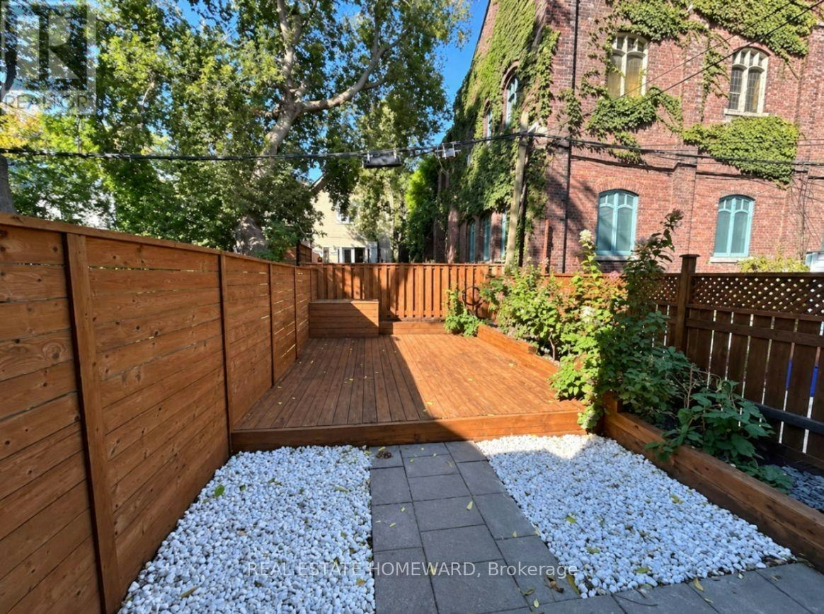 MAIN-726 Gerrard Street E, Toronto, ON, M4M 1Y3 - 9
