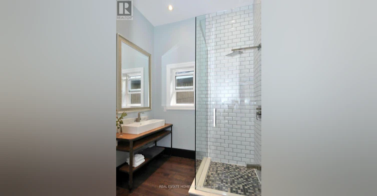 MAIN-726 Gerrard Street E, Toronto, ON, M4M 1Y3 - 11