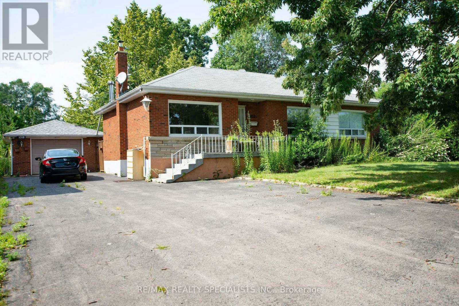 1319 Rebecca Street, Oakville, ON, L6L 1Z3
