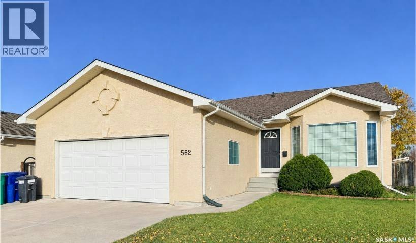 562 Blackburn Crescent, Saskatoon, SK, S7V 1E8