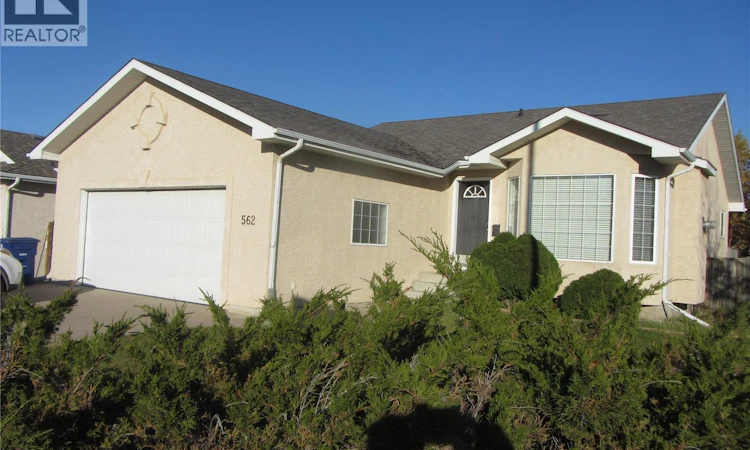 562 Blackburn Crescent