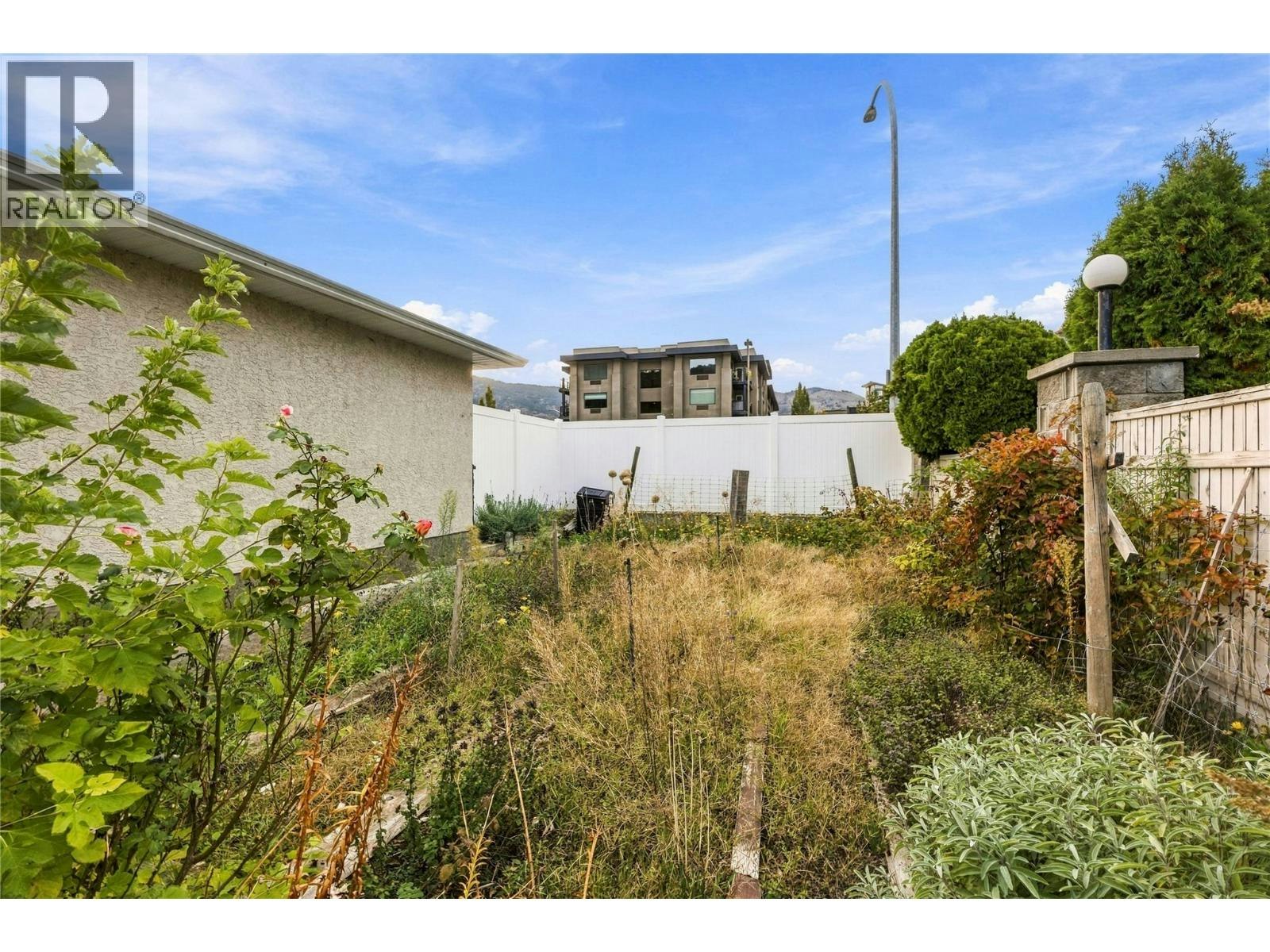 153 Yorkton Avenue, Penticton, BC, V2A 3V3 - 34