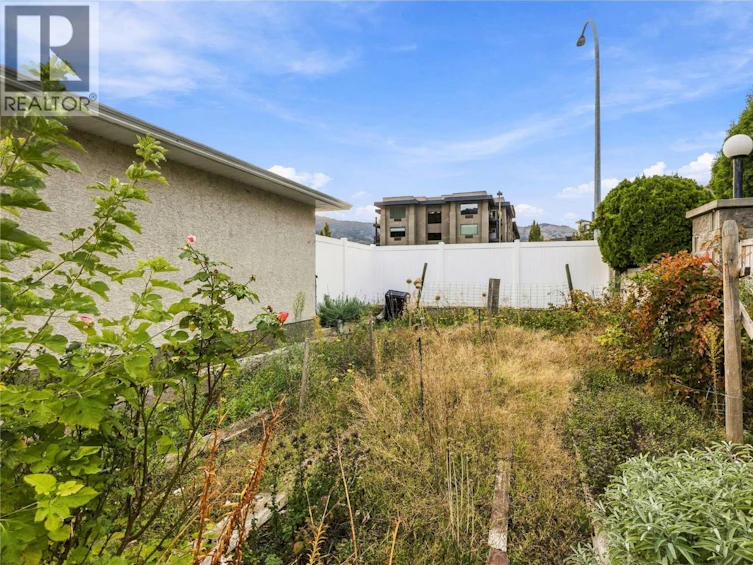 153 Yorkton Avenue, Penticton, BC, V2A 3V3 - 34