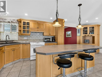 153 Yorkton Avenue - 4