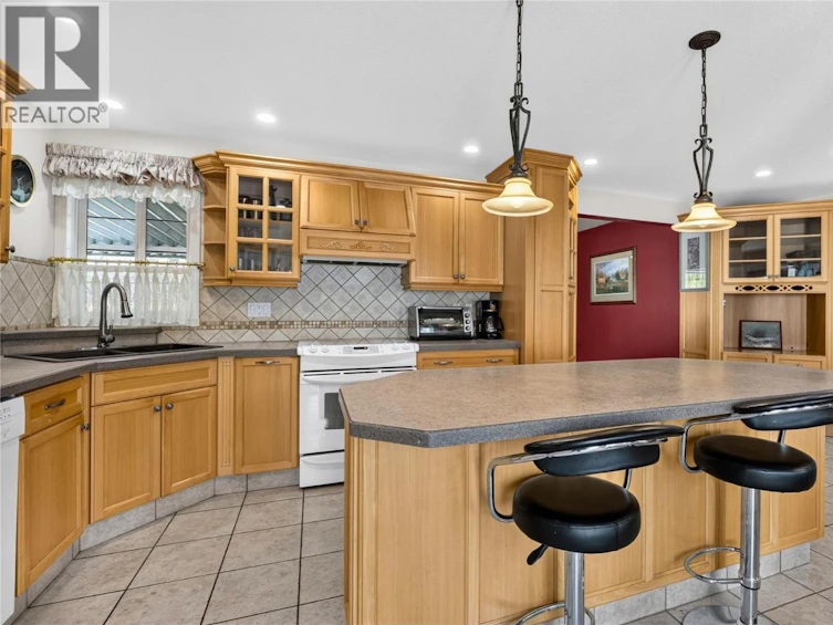 153 Yorkton Avenue, Penticton, BC, V2A 3V3 - 4