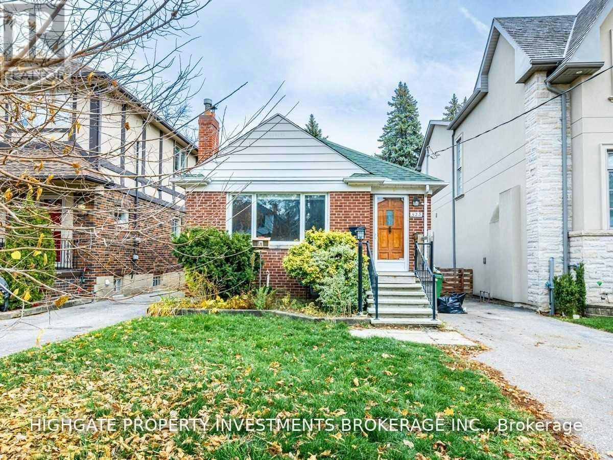 323 Rumsey Road, Toronto, ON, M4G 1R6