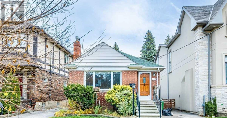 323 Rumsey Road, Toronto, ON, M4G 1R6